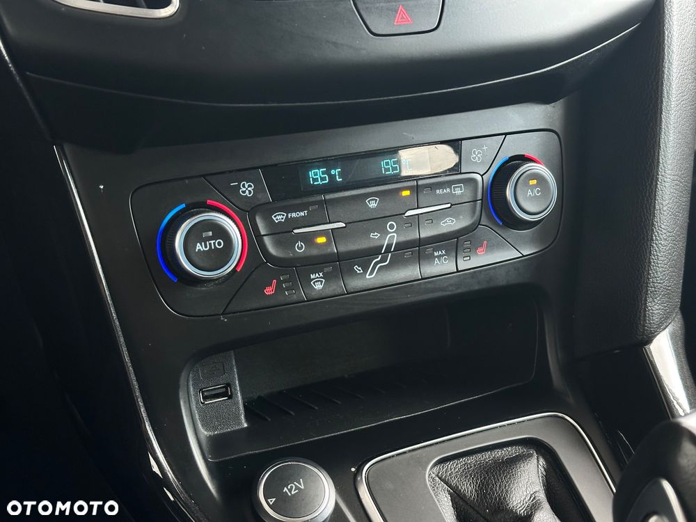Ford Focus SW - 22