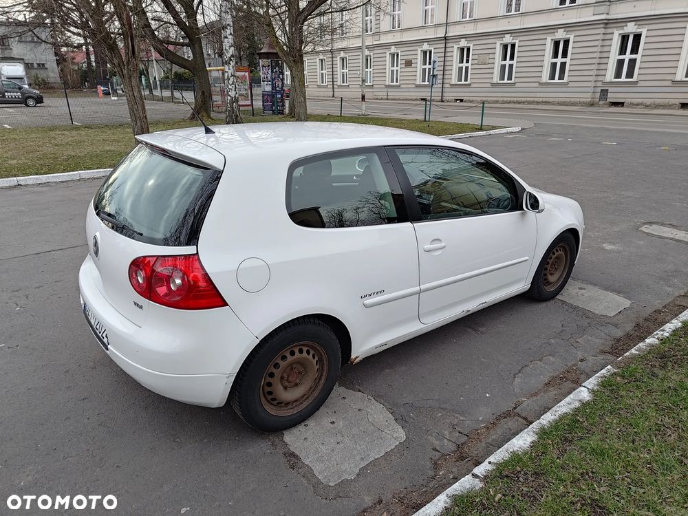 Volkswagen Golf V 1.9 TDI Comfortline - 3