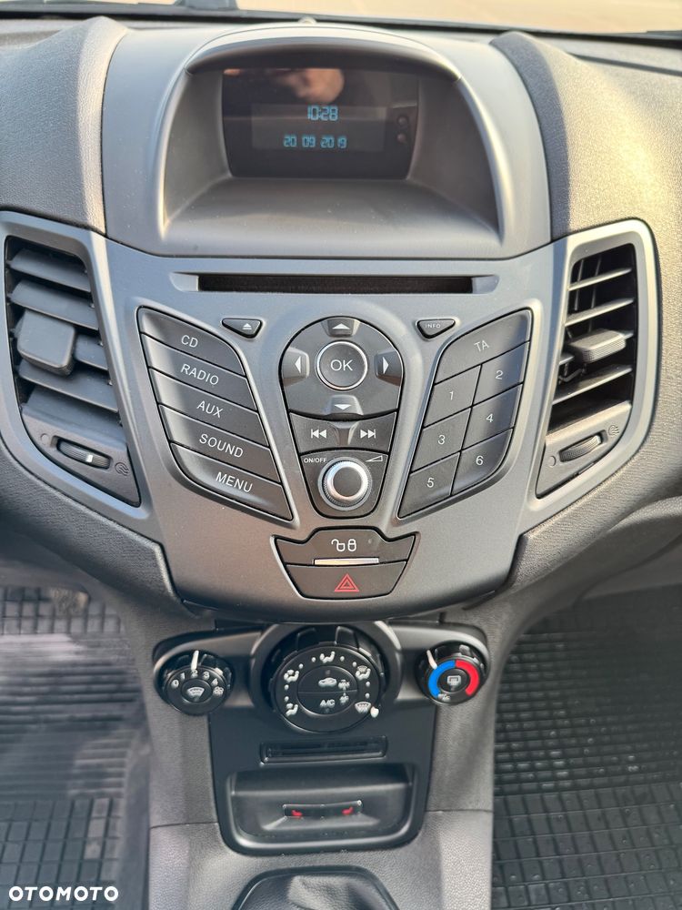 Ford Fiesta - 22