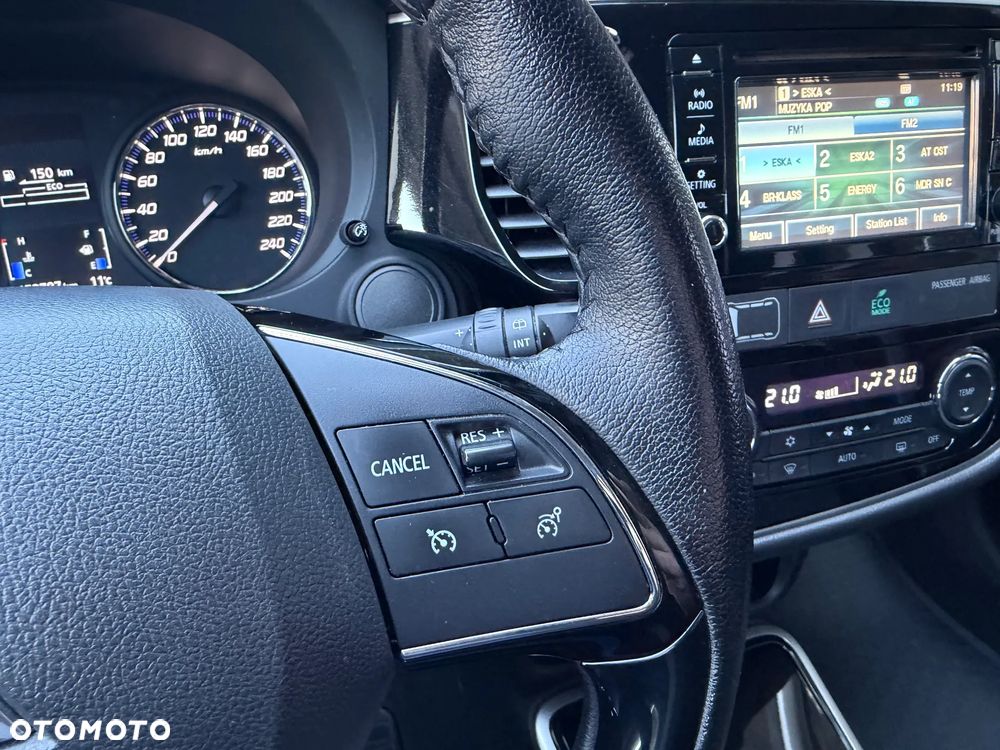 Mitsubishi Outlander 2.0 2WD Diamant - 37