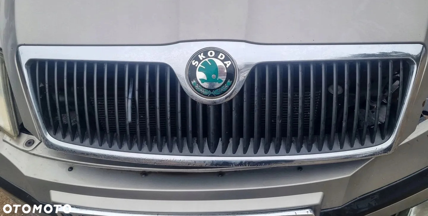 SKODA OCTAVIA II 04-13 r. GRILL ATRAPA CHŁODICY + - 7