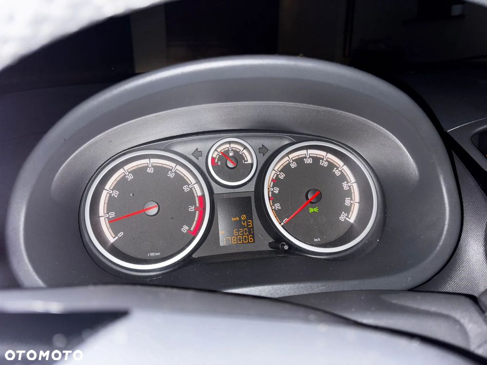 Opel Corsa - 11