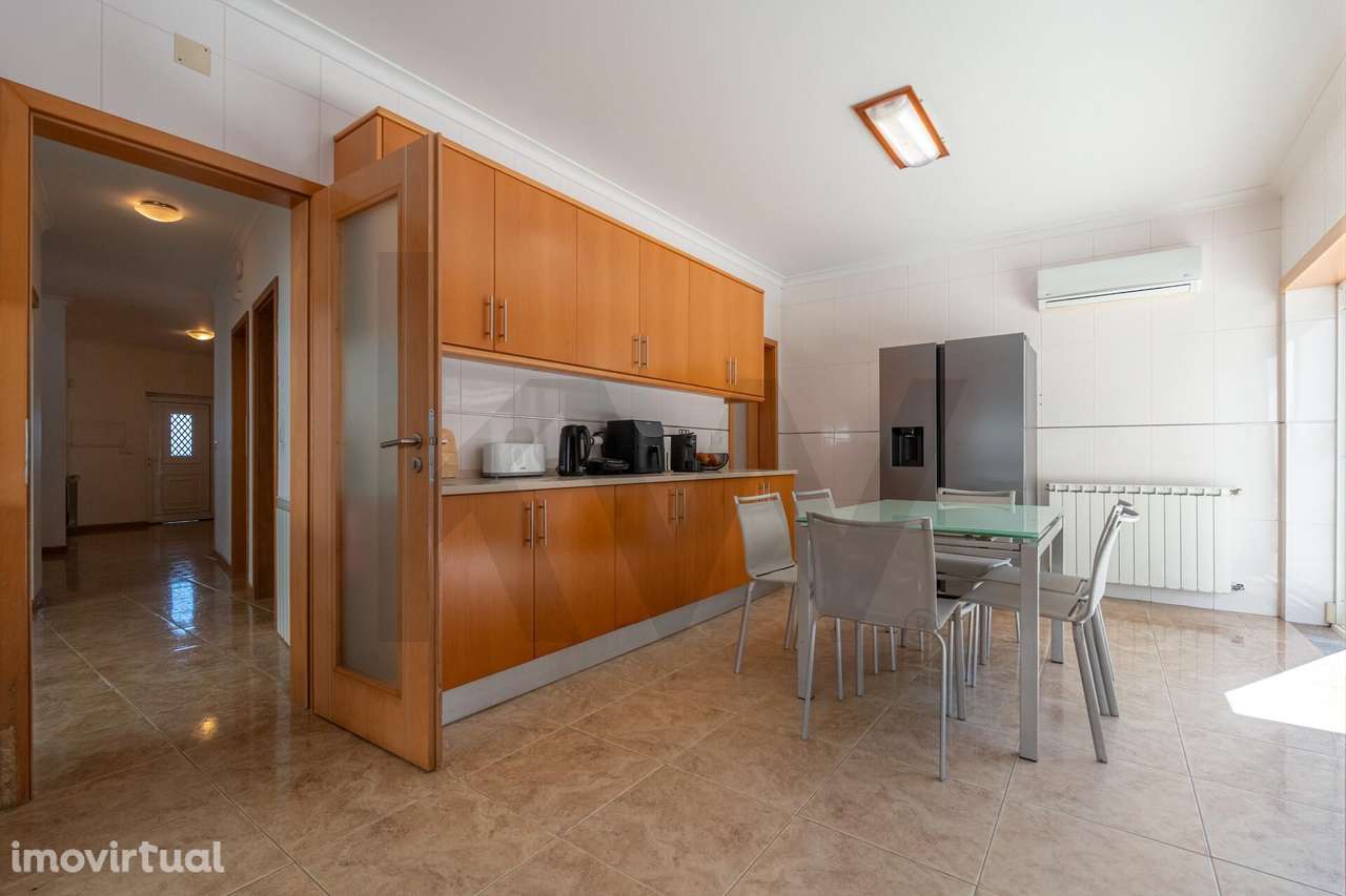 Moradia T4 em Coimbra, com garagem e Espaço Exterior - Grande imagem: 5/37