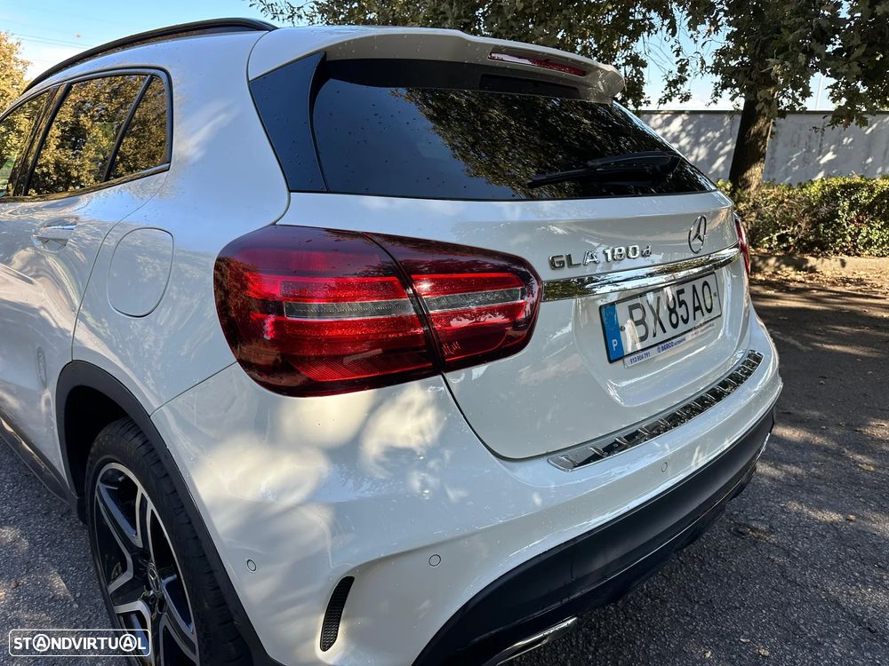 Mercedes-Benz GLA 180 - 25