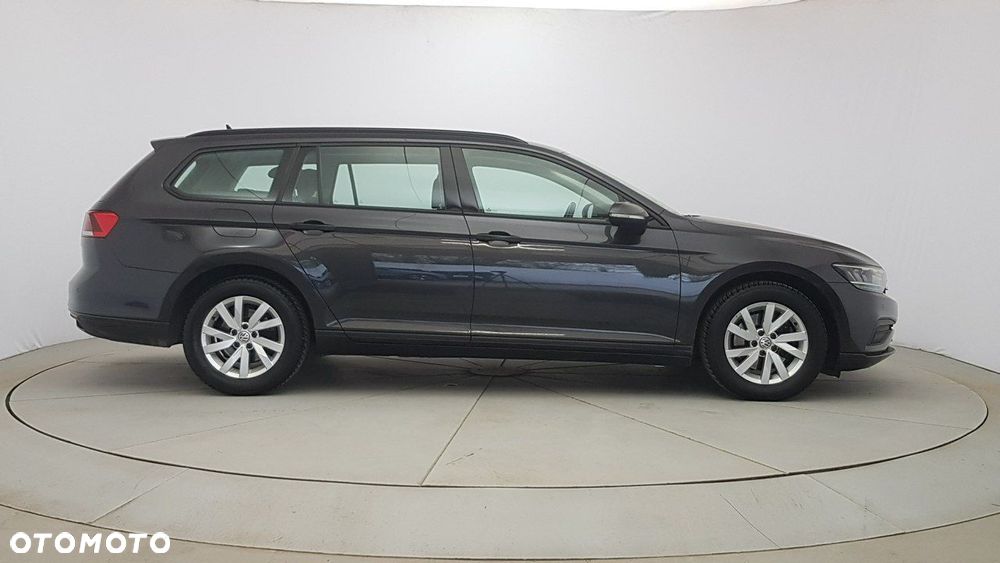 Volkswagen Passat - 8