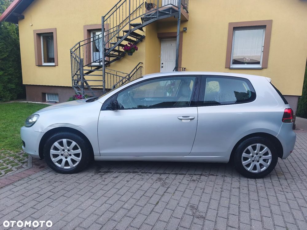 Volkswagen Golf - 6