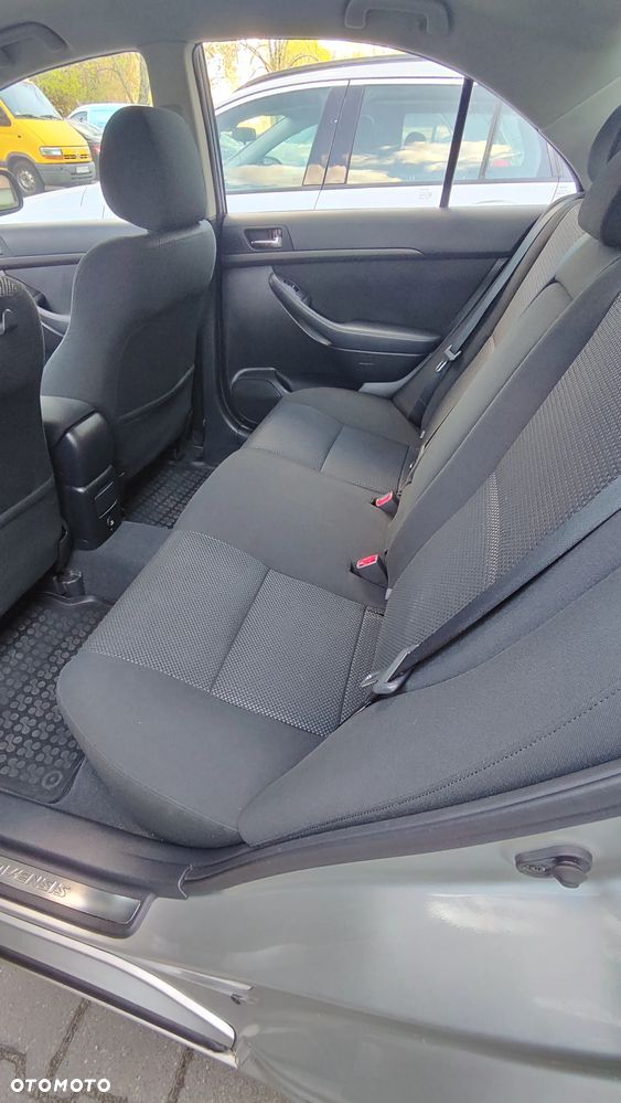 Toyota Avensis 1.8 VVT-i Sol - 14