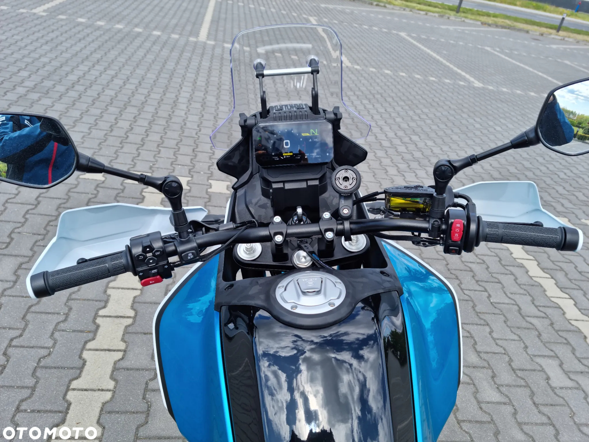 CFMoto MT - 6