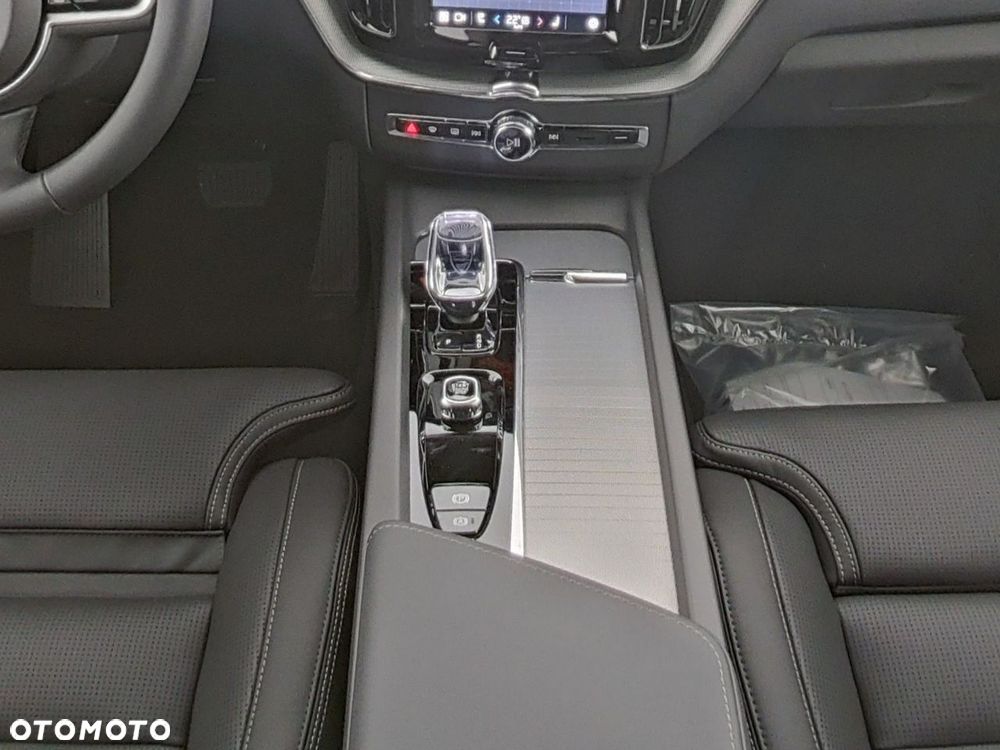 Volvo XC 60 B5 B AWD Ultra Black Edition - 6