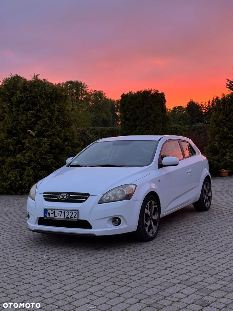 Kia Ceed - 1