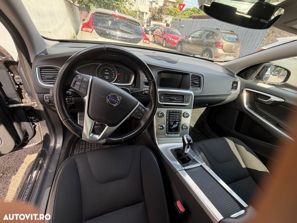 Volvo V60 D4 Momentum - 21