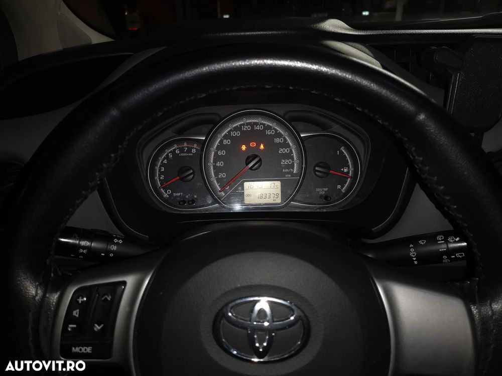 Toyota Yaris 1.3 VVT-i Luna - 6