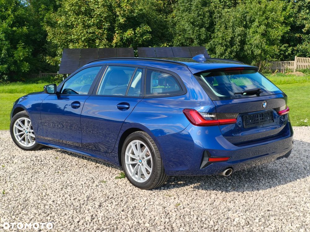 BMW Seria 3 318d - 3