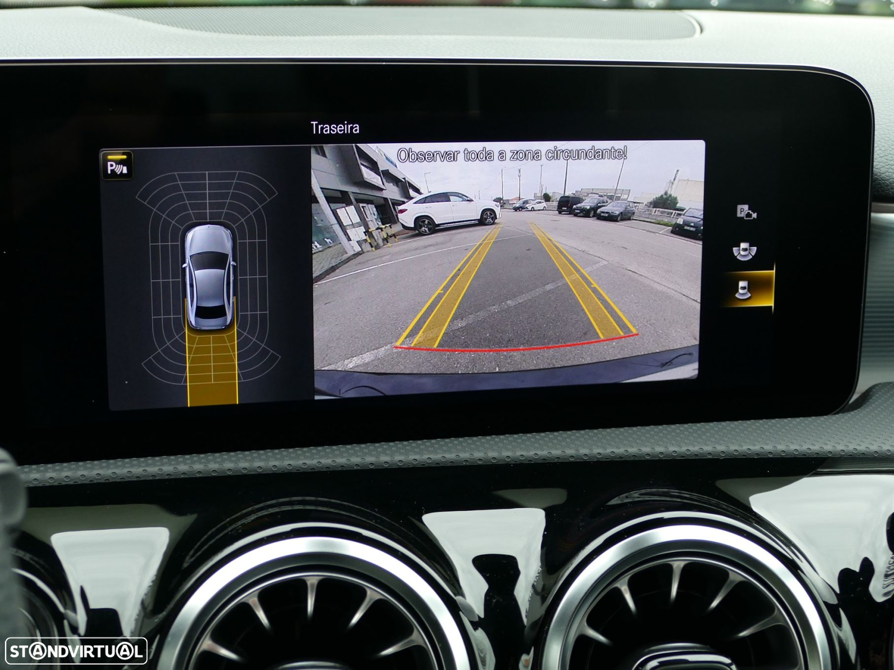 Mercedes-Benz A 250 Limousine e AMG Line - 13