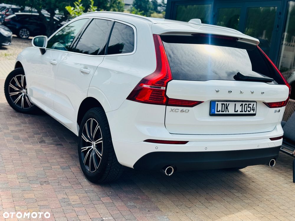 Volvo XC 60 B4 D AWD Geartronic Momentum Pro - 26