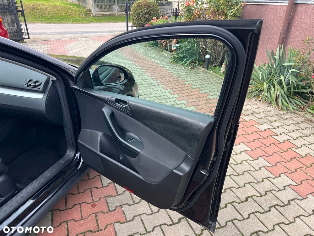 Volkswagen Passat 2.0 TDI Comfortline - 24