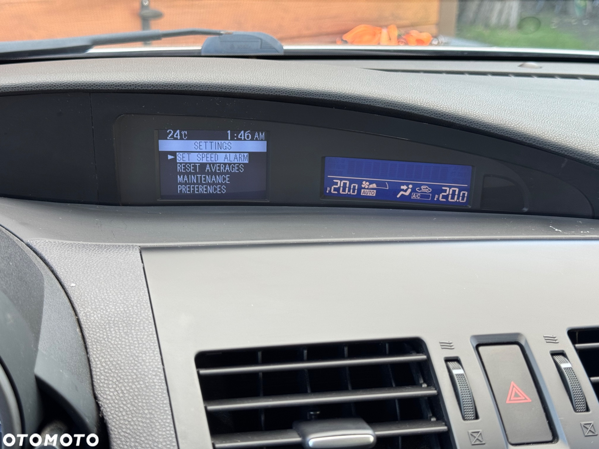 Mazda 3 1.6 Exclusive + - 22