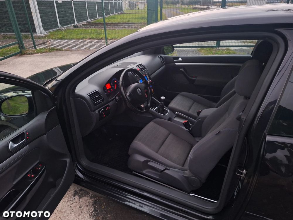 Volkswagen Golf - 5