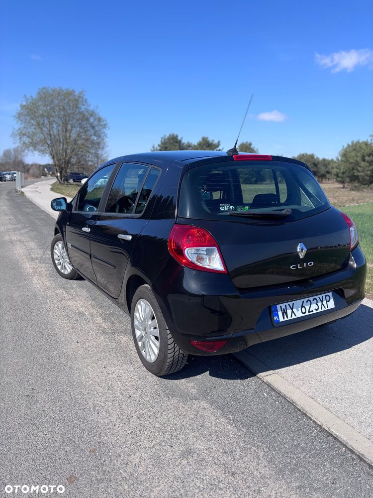 Renault Clio 1.2 16V 75 Night and Day - 2