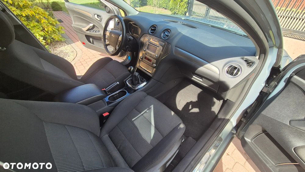 Ford Mondeo 2.0 FF Titanium - 30