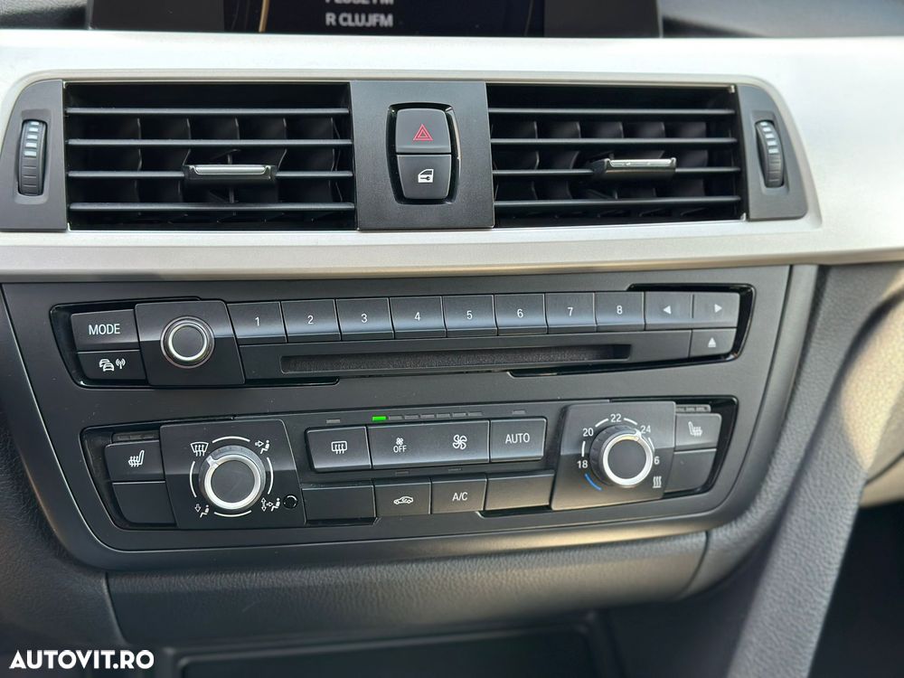 BMW Seria 3 318d Luxury Line - 30