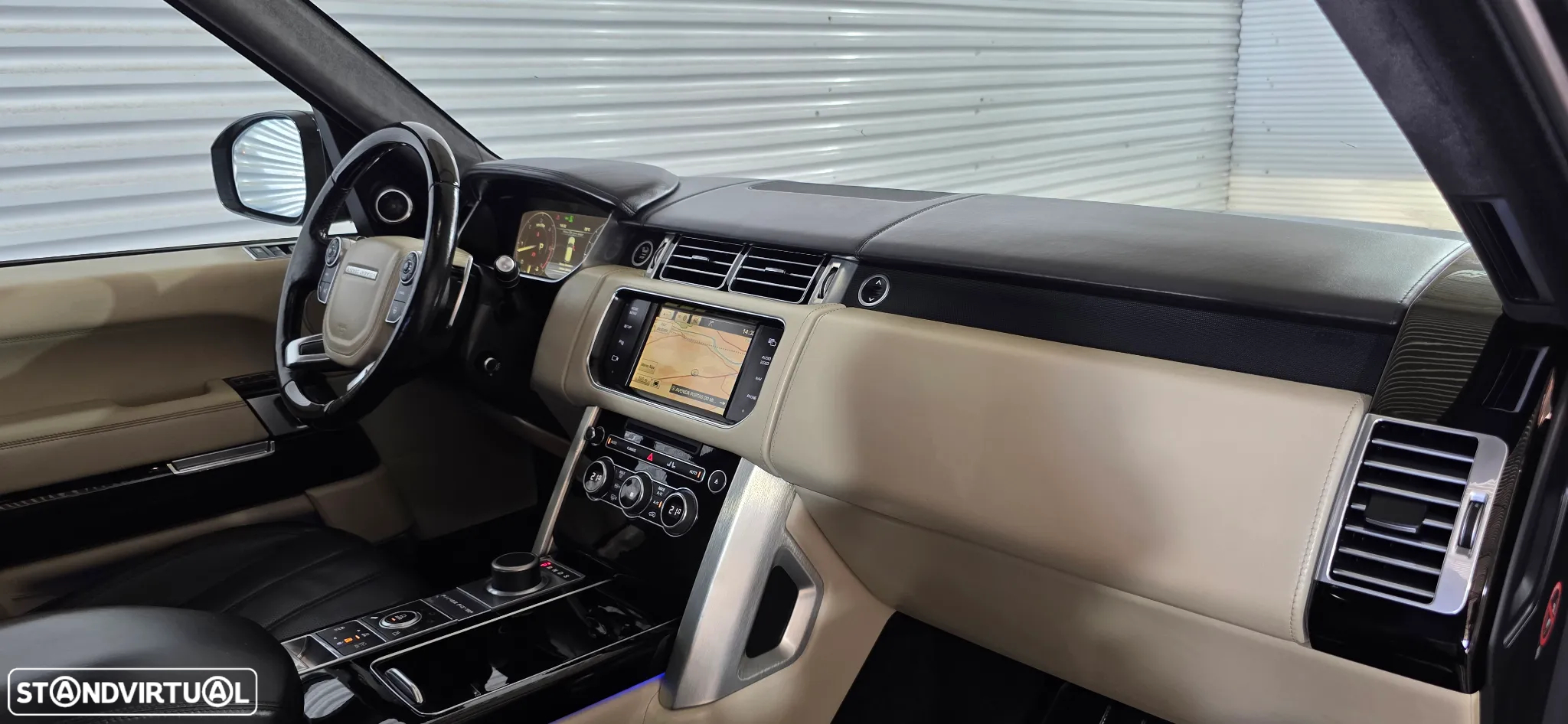Land Rover Range Rover 4.4 SDV8 Autobiography - 2