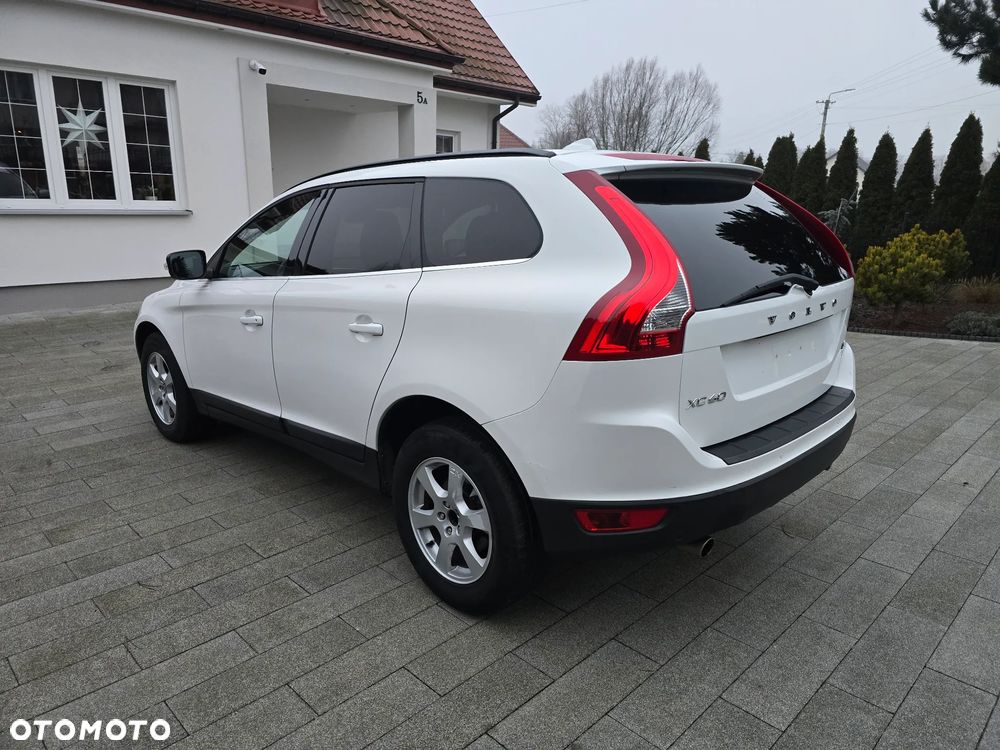 Volvo XC 60 D4 AWD Geartronic Momentum - 4