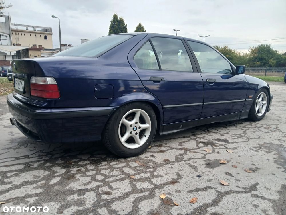 BMW Seria 3 316i - 13