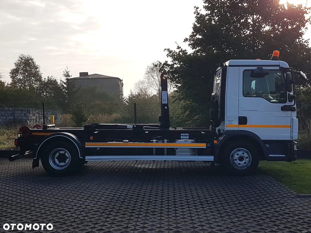 MAN TGL 12.220 HAKOWIEC 4x2 KLIMA - 17