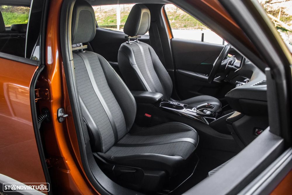 Peugeot 2008 1.5 BlueHDi Allure EAT8 - 28