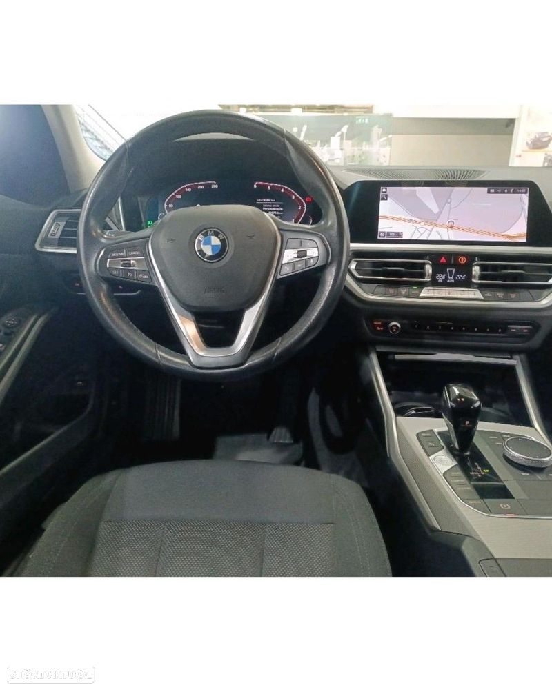 BMW 318 d Auto - 3