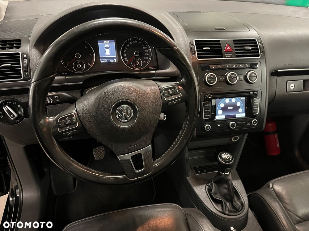 Volkswagen Touran 1.6 TDI DPF BlueMotion Technology Highline - 16