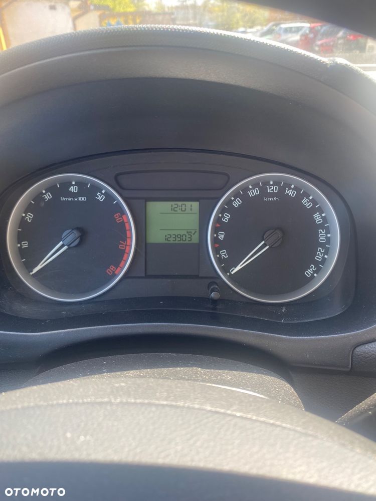 Skoda Fabia 1.4 16V Sport - 10