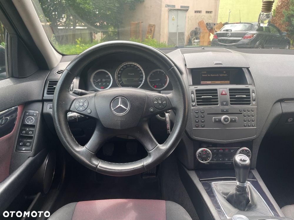 Mercedes-Benz Klasa C 200 CDI BlueEff Avantgarde - 24
