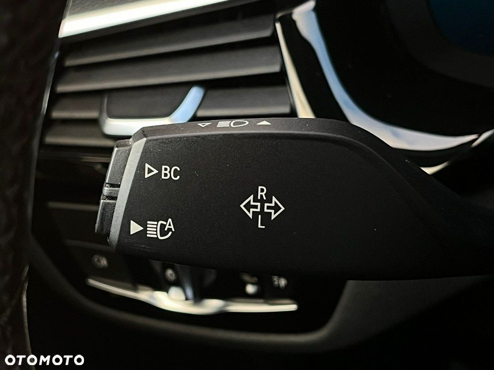 BMW Seria 5 520d xDrive M Sport Edition - 22