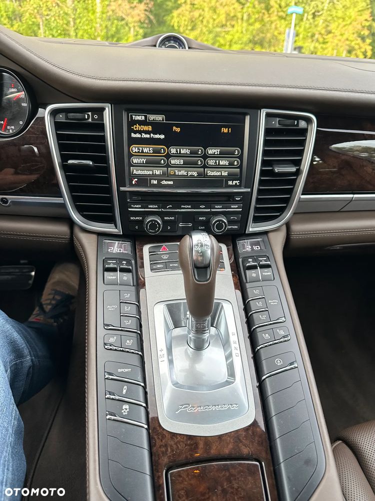 Porsche Panamera 4 Edition - 21