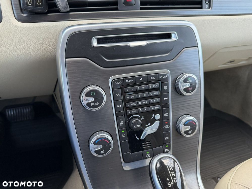 Volvo S80 T5 Summum - 29