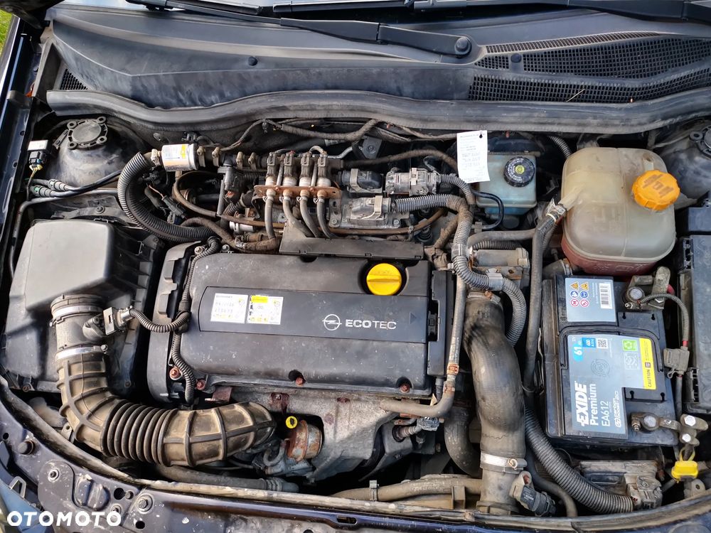 Opel Astra 1.6 Turbo Sport - 25