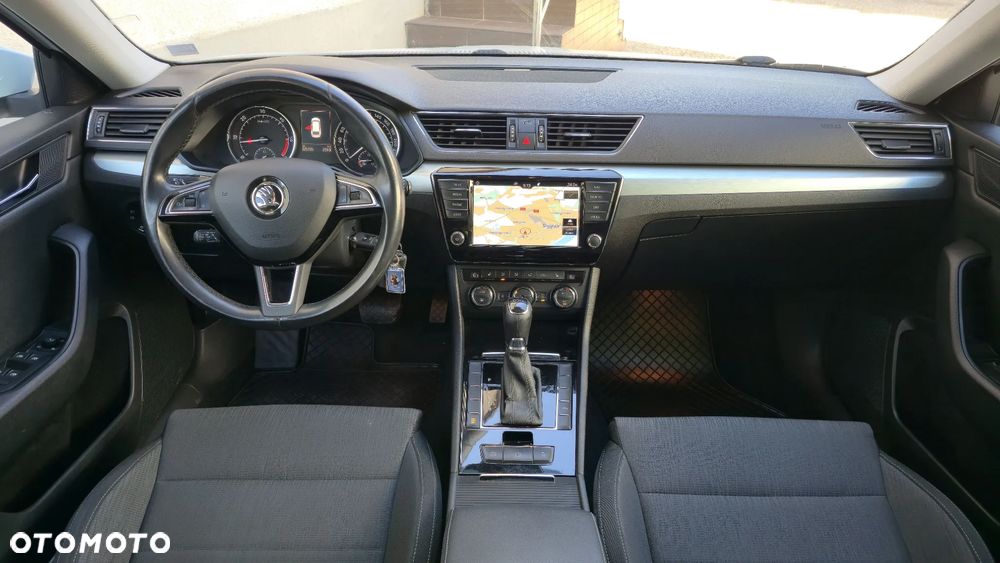 Skoda Superb 2.0 TDI Ambition DSG7 - 17