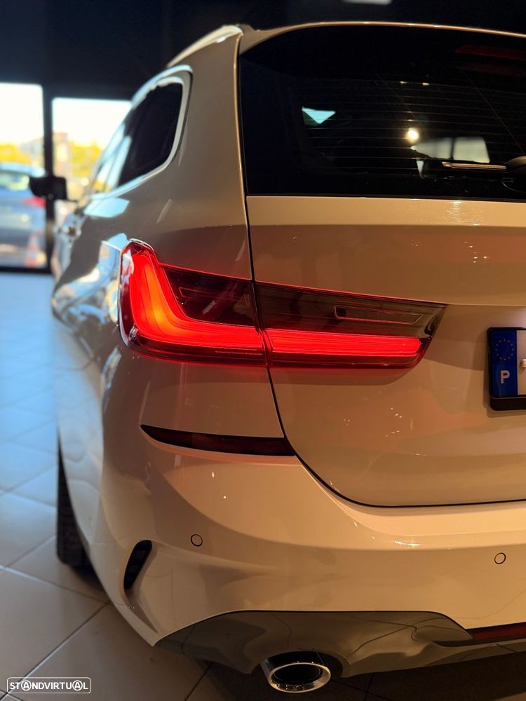 BMW 320 d Touring Pack Desportivo M Auto - 12