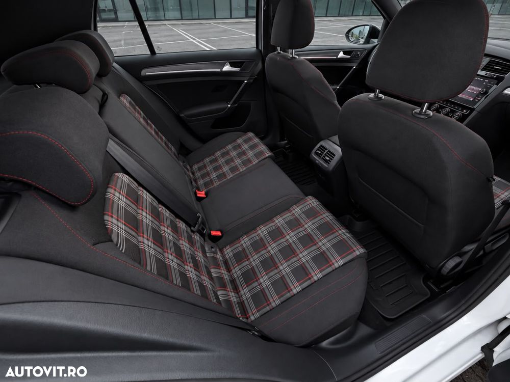 Volkswagen Golf GTI 2.0 TSI OPF DSG Performance - 9