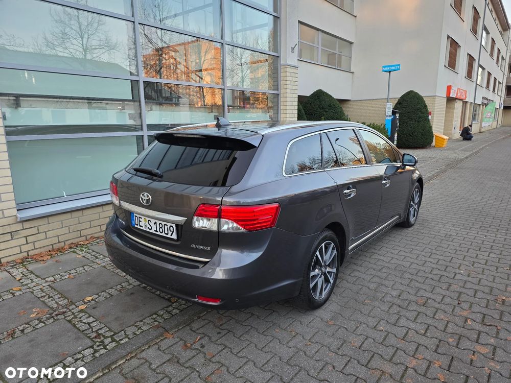 Toyota Avensis 1.8 Premium - 7