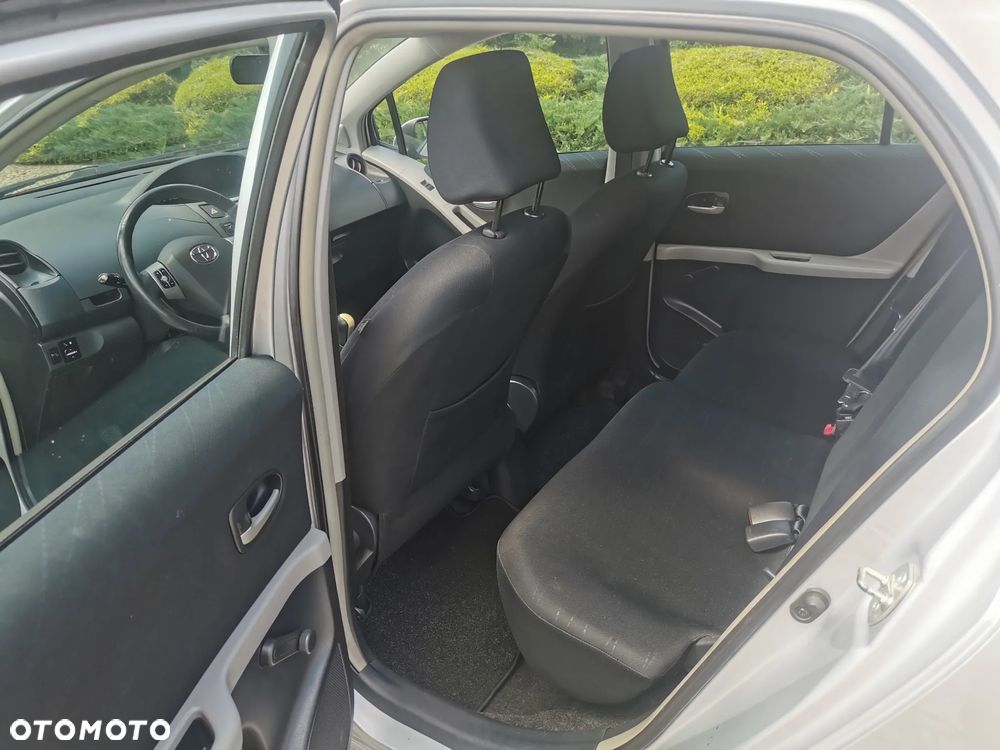 Toyota Yaris 1.33 VVT-i Executive - 10