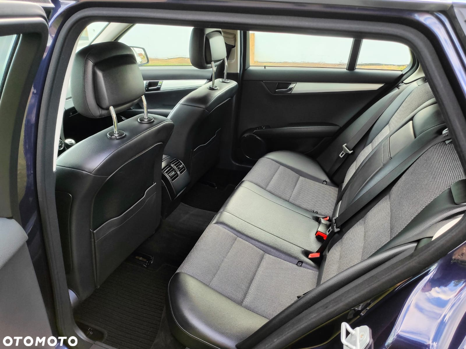 Mercedes-Benz Klasa C 200 CDI BlueEff Elegance - 23