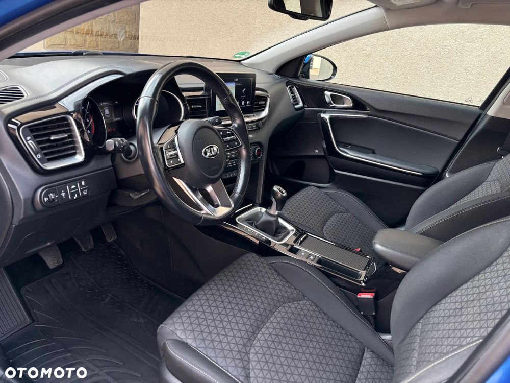 Kia Ceed 1.6 CRDi Platinum Edition - 17