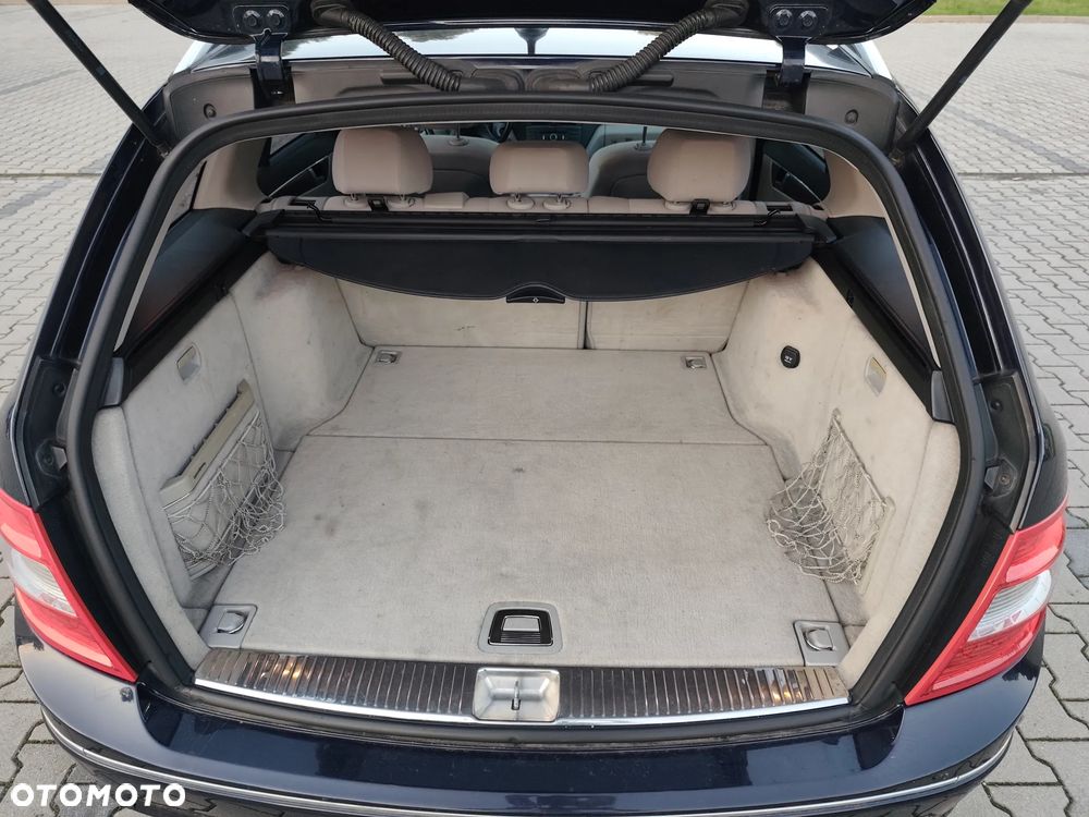 Mercedes-Benz Klasa C 200 CDI BlueEff Elegance - 13
