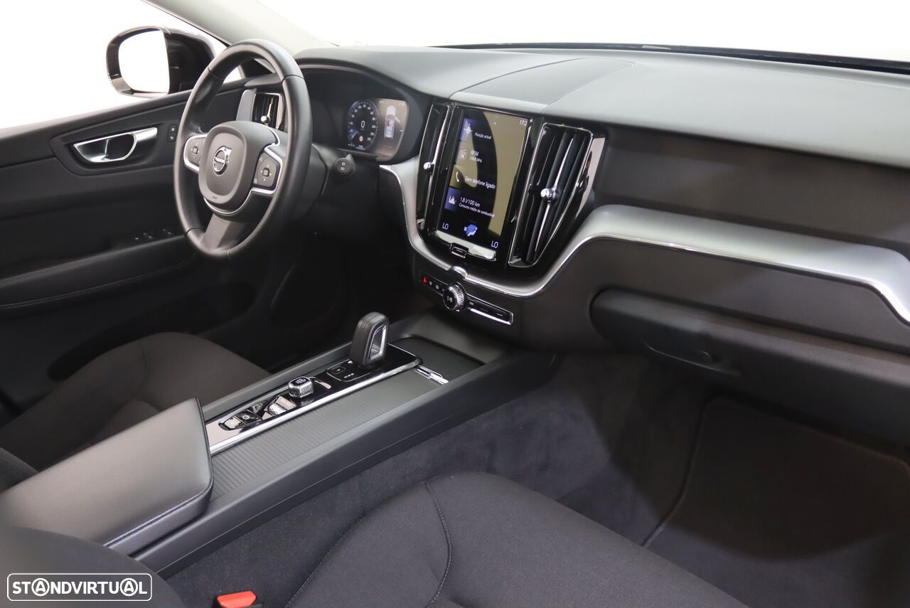 Volvo XC 60 2.0 T6 PHEV R-Design Expression AWD - 4