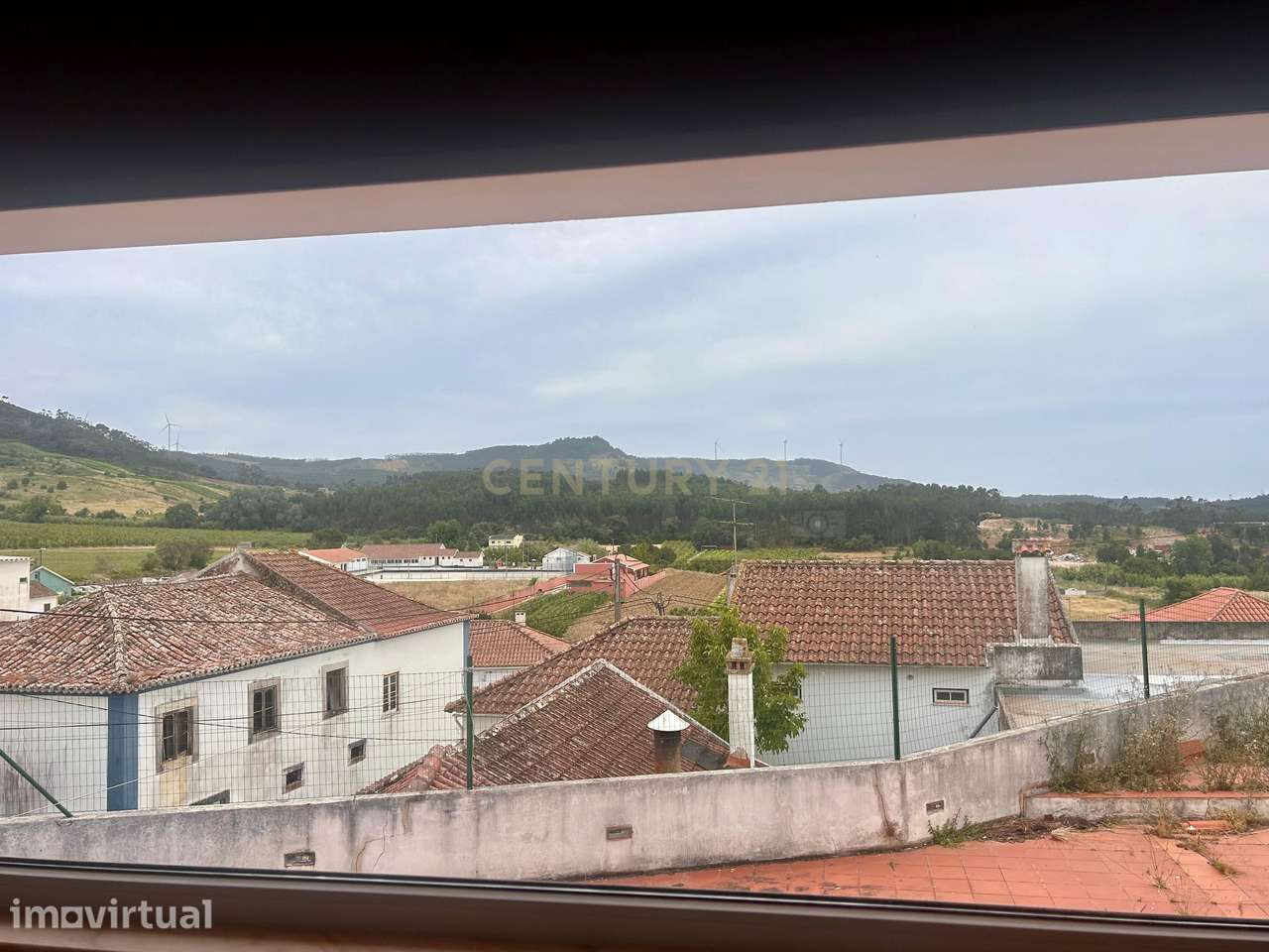 Moradia T5 no Centro do Maxial -Torres Vedras. Conforto, Espaço e Vist - Grande imagem: 2/35