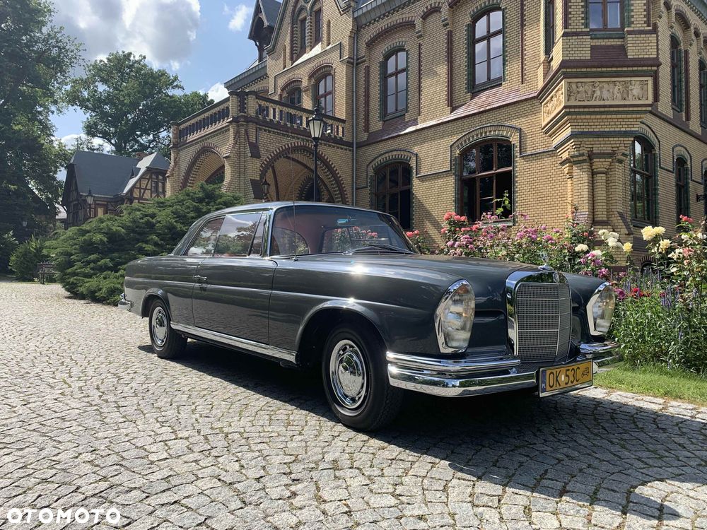 Mercedes-Benz W111 - 26