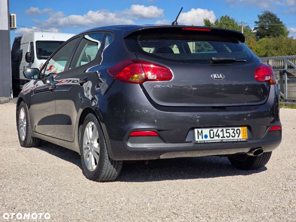 Kia Ceed - 10